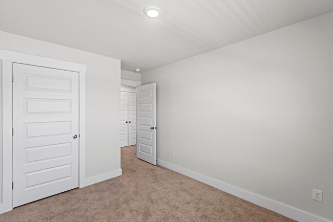 Building Photo - Brand New Townhome- Bike to the beach!!! **MOVE-IN SPECIAL**