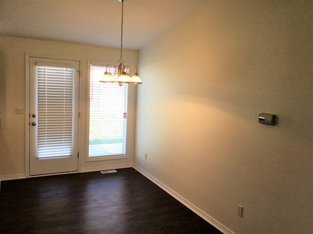 Building Photo - 98 N Cimarron Ct