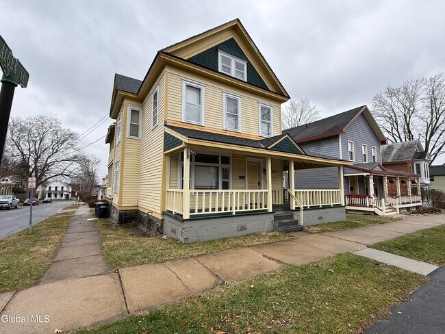 Building Photo - 38 State St