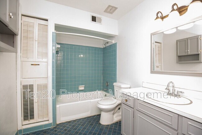 Building Photo - 6124 Canterbury Dr