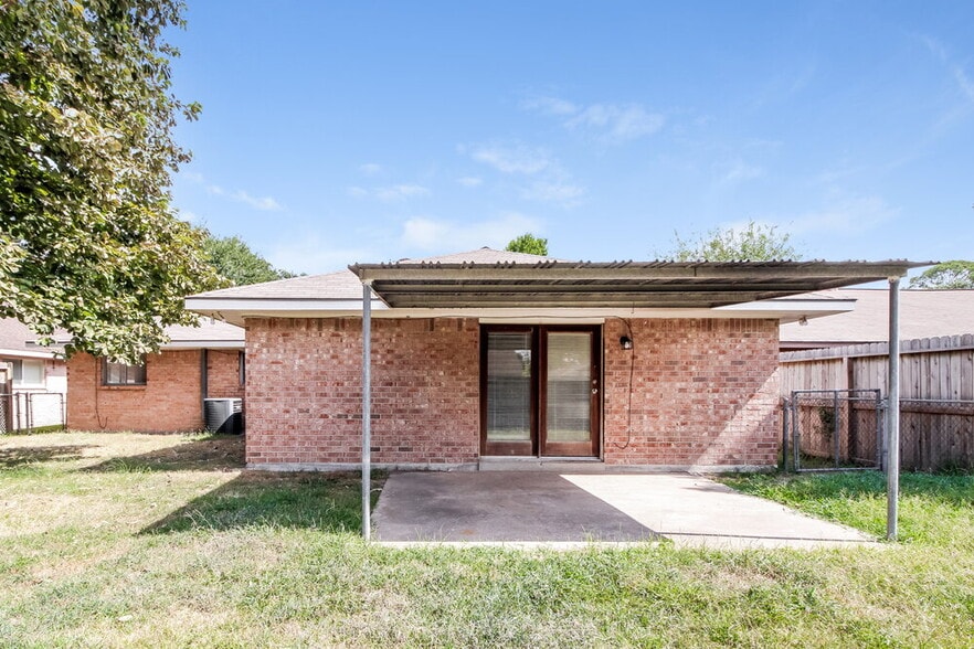 Building Photo - 5014 Hasie Dr