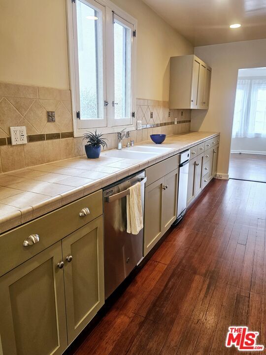 Building Photo - 650 S Gretna Green Way