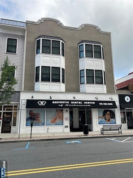 Building Photo - 161 S Main St