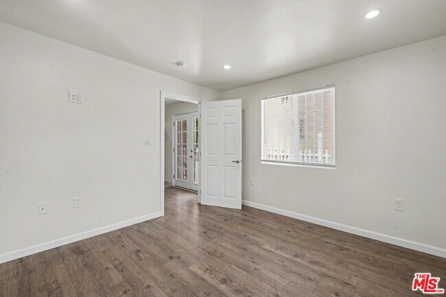 Building Photo - 2153 Glendon Ave