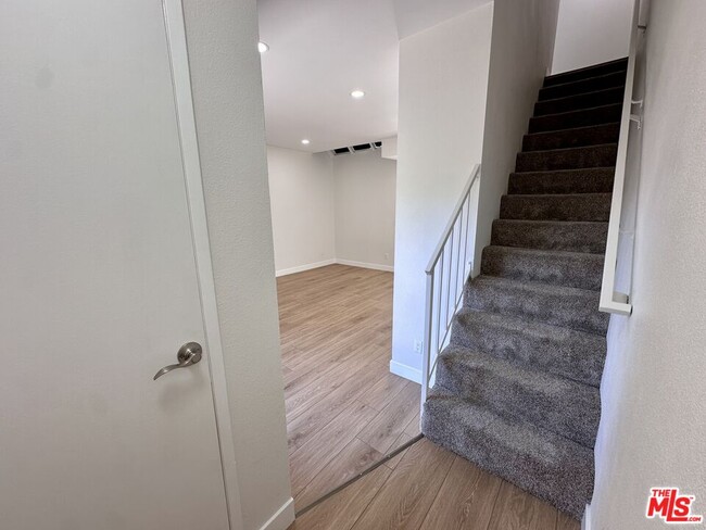 Building Photo - 9939 Topanga Canyon Blvd