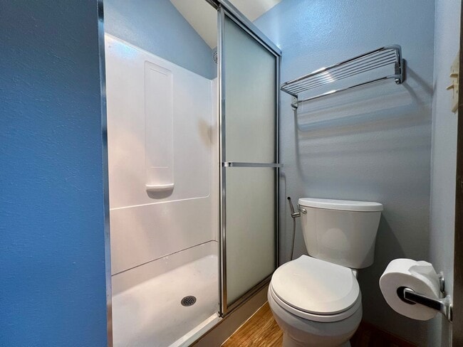 Building Photo - Beautiful 2 Bed, 2 Bath Townhome with Community Pool, Gym & Clubhouse!