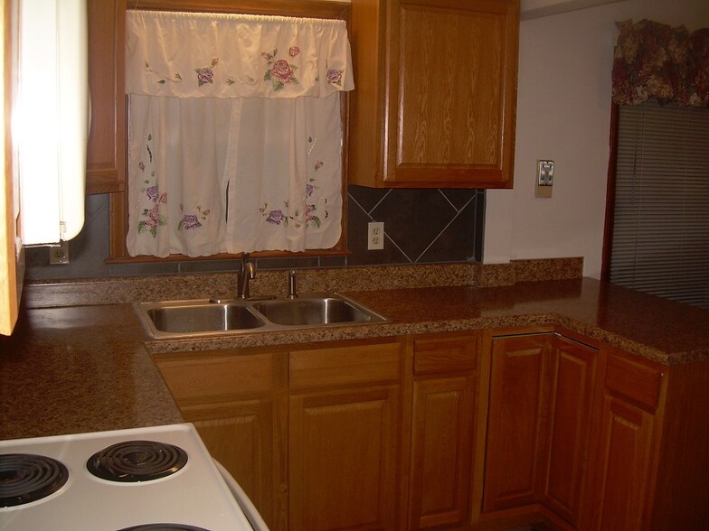 Kitchen - 3118 NE 55th St