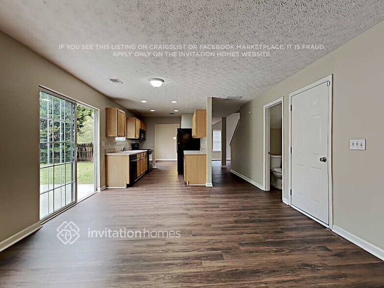 Building Photo - 1591 Water Lily Way SE
