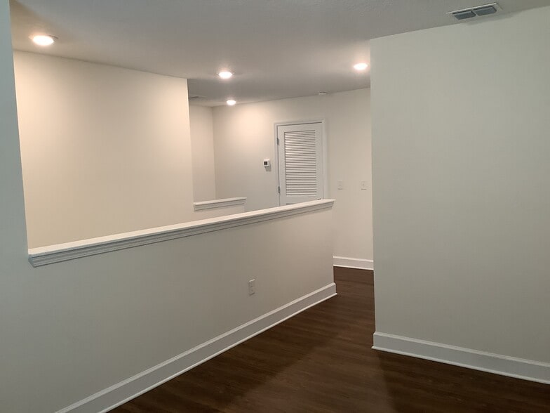 Building Photo - 4522 Birdsong Dr