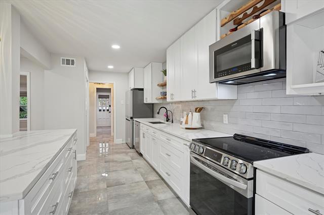 Building Photo - 6935 Helsem Way