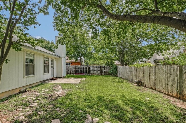 Building Photo - 15009 Big Falls Dr