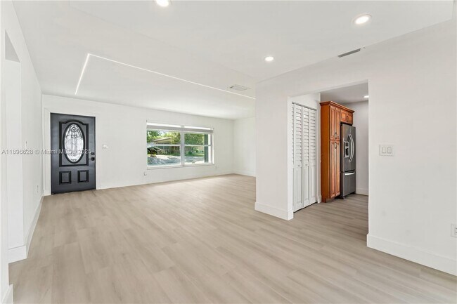 Building Photo - 2600 NW 68th Way