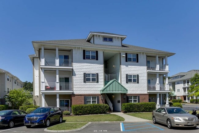 Building Photo - Discover this BEAUTIFUL 2-bedroom home in the sought-after Western Branch area!