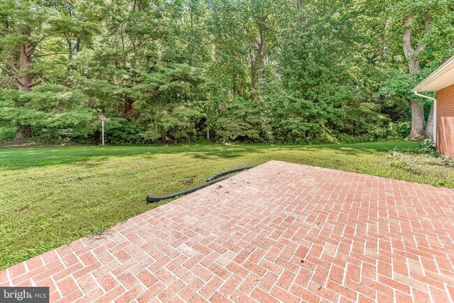 Building Photo - 2535 Solomons Island Rd