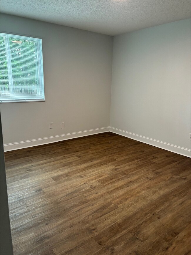 Building Photo - 365 Rio Vista Dr