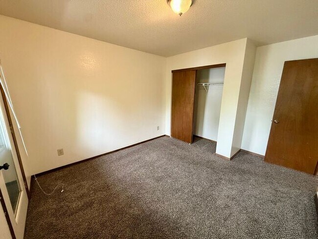 Building Photo - 3 Bed/2.5Bath Townhome in Greeley