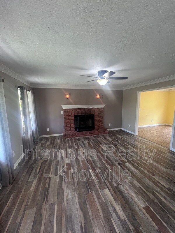 Building Photo - 7728 Chapel Bend Dr