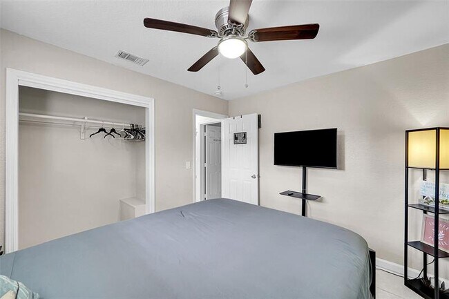 Building Photo - 131 NW 57th St