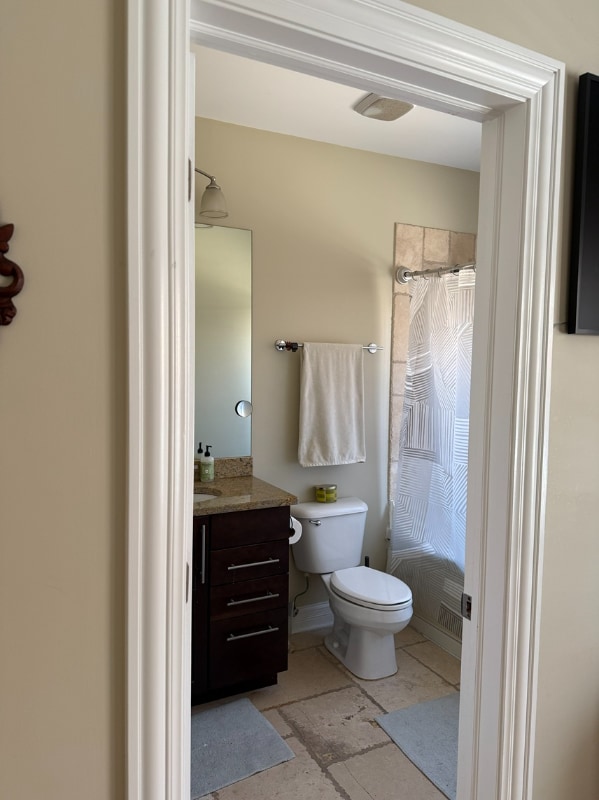 Building Photo - 1215 W Sunnyside Ave