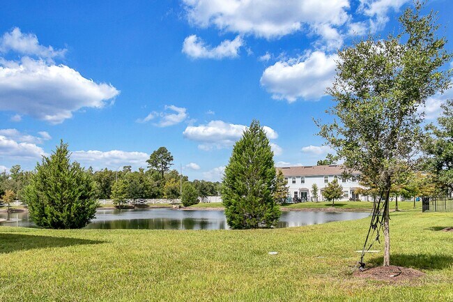 Building Photo - 920 Observatory Pkwy