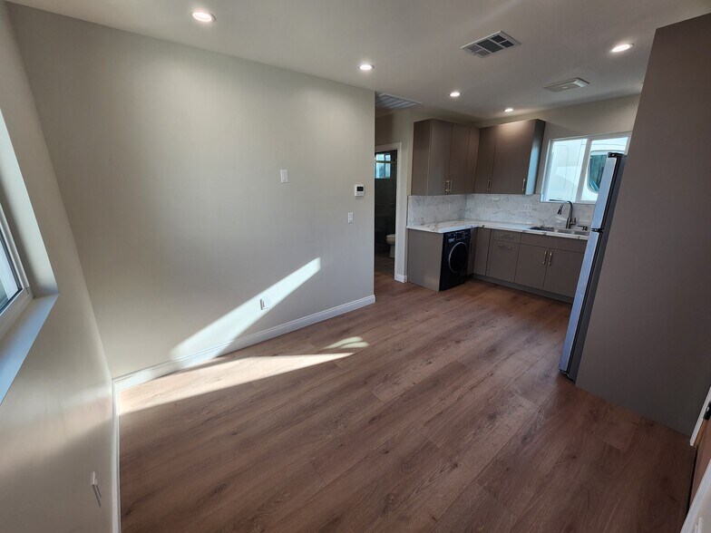 Building Photo - 14810 Covello St