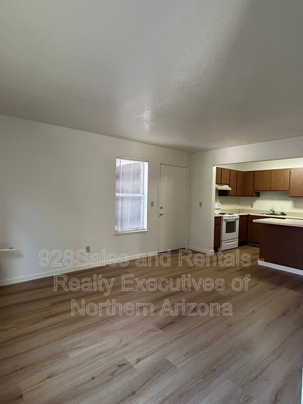 Building Photo - 1200 S Riordan Ranch St