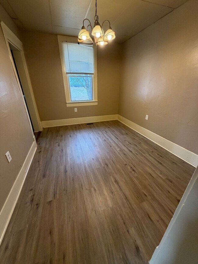 Building Photo - 1600 S T St