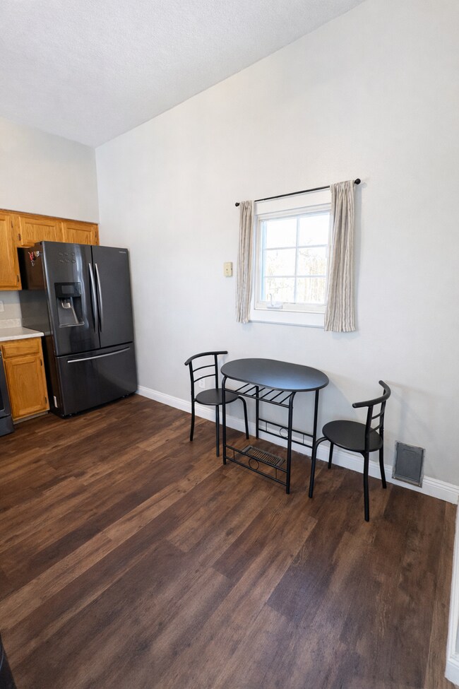 Building Photo - 722 Broadway Blvd SE