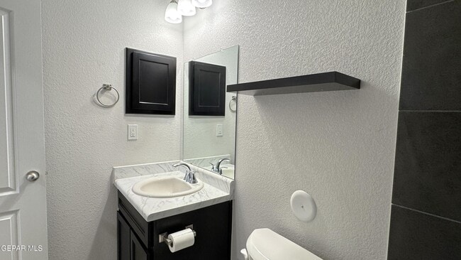 Building Photo - 1033 Candelilla St