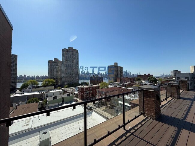 Building Photo - 62 69th St