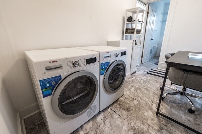 Building Photo - 519 N Euclid Ave