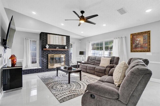 Building Photo - 216 N Griffin Dr