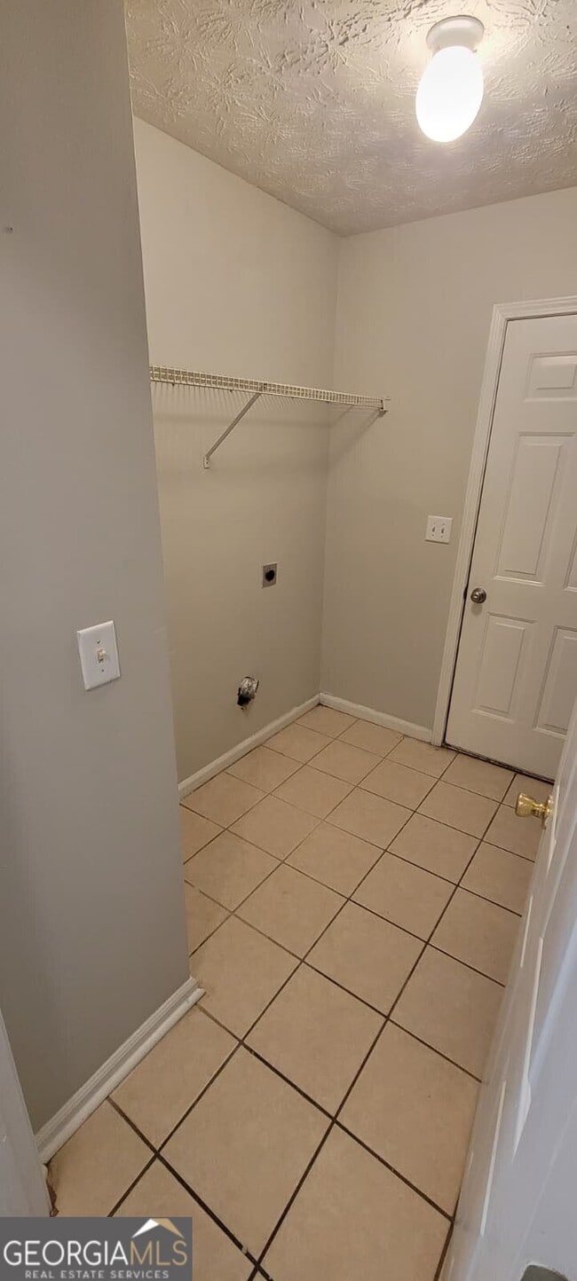 Building Photo - 6390 Alford Cir