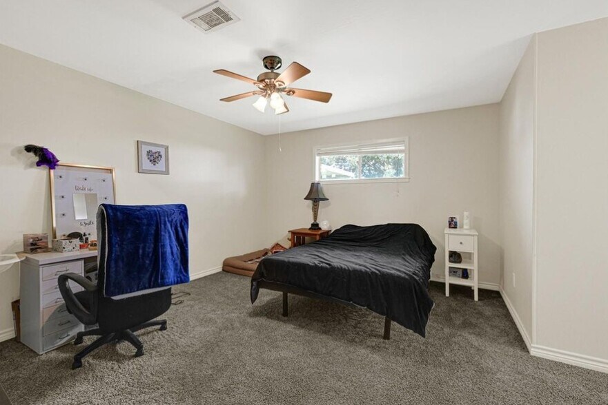 Building Photo - 1109 Frances Dr