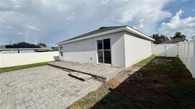 Building Photo - 332 Cascara Ln