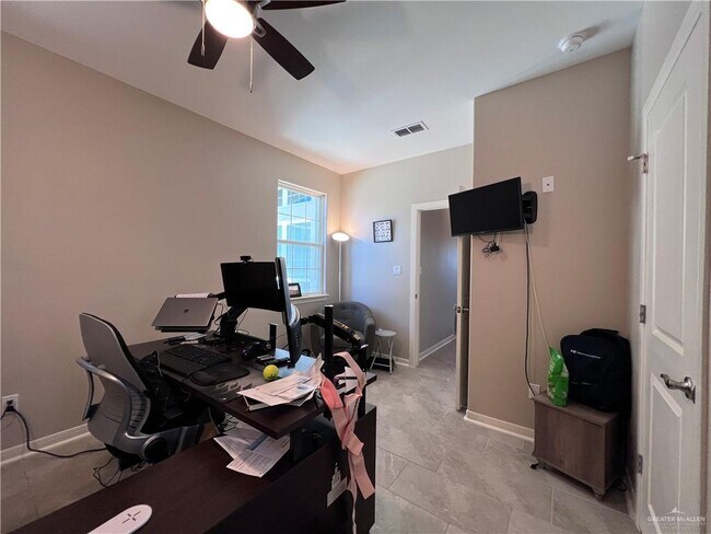 Building Photo - 40 Ensenada Ave