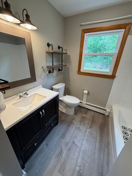 Building Photo - 32 Swains Pond Ave