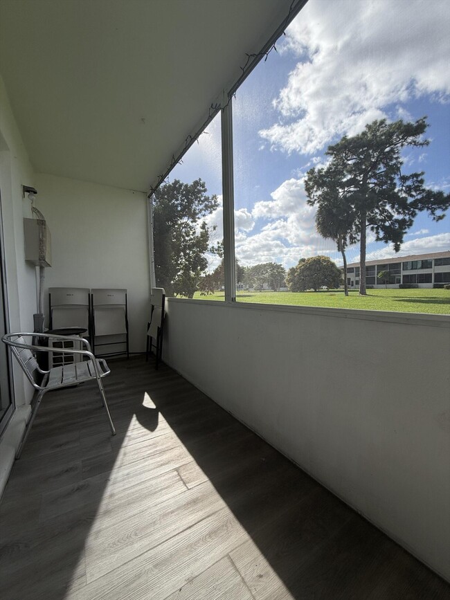 Building Photo - 145 Berkshire G