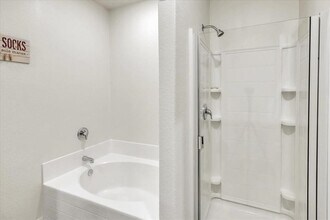 Building Photo - 10815 Humble Gully Run Dr