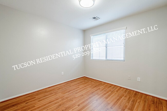 Building Photo - 10534 E Native Rose Trail