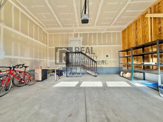 Building Photo - 1203 Bon Homme Richard Dr