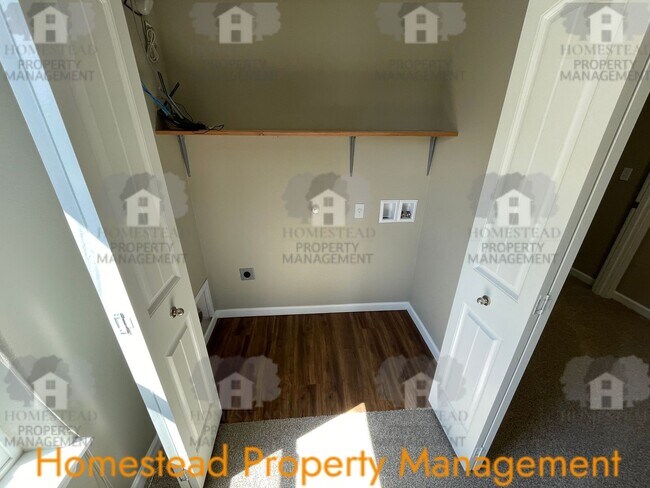 Building Photo - 1410-1412 Marigold Dr