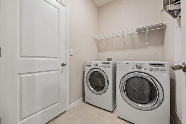 Building Photo - 10653 Tally Fawn Loop