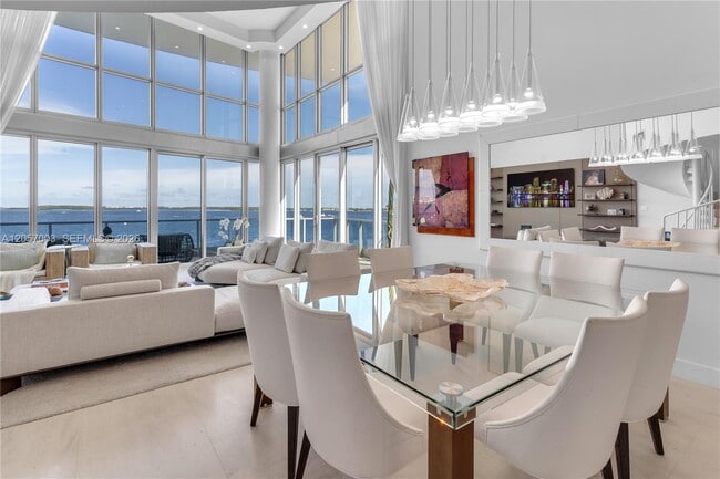 Building Photo - 1331 Brickell Bay Dr