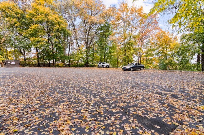 Building Photo - 23 Shirley St