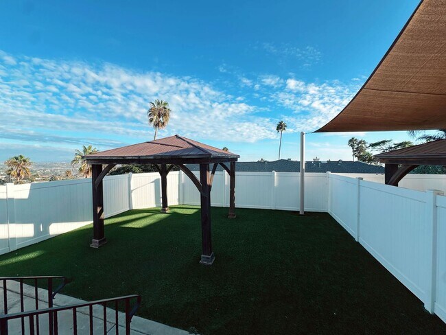 Building Photo - Multi-Generational 5-Bedroom, 4 Bath Home ...