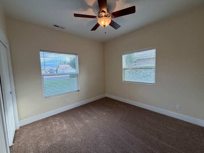 Building Photo - 135 Orchard Ln