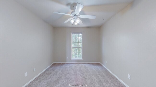 Building Photo - 1509 Hollow Hill Dr