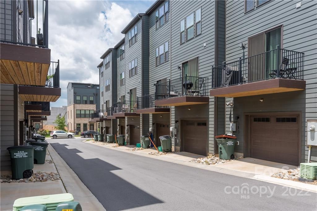 Building Photo - 436 W Tremont Ave