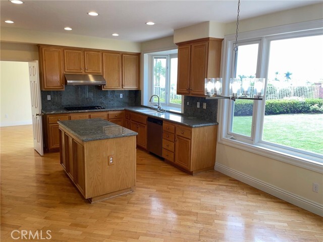 Building Photo - 27 High Bluff